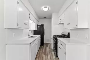 10807 Lambert Cir, Austin, TX 78758 - Photo 16