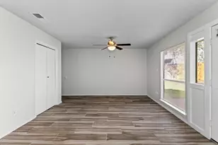 10807 Lambert Cir, Austin, TX 78758 - Photo 8