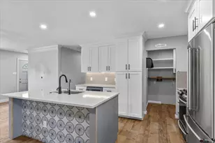 6200 Shadow Bend, Austin, TX 78745 - Photo 12
