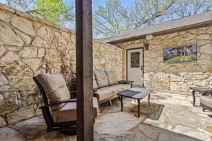 2002 Kinney Ave, Austin, TX 78704 - Photo 18