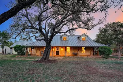 301 Medlin Creek Loop, Dripping Springs, TX 78620 - Photo 2