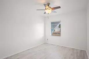 318 W Cotter Ave, Port Aransas, TX 78373 - Photo 36