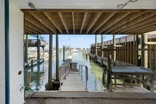 318 W Cotter Ave, Port Aransas, TX 78373 - Photo 6