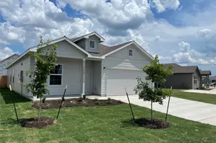 428 Halfmoon Dr, Lockhart, TX 78644 - Photo 2