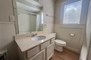 815 Lizzie St, Taylor, TX 76574 - Photo 8