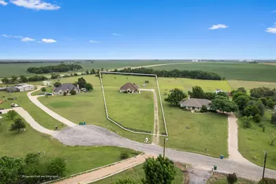 130 Cotton Rows Lane, Taylor, TX 76574 - Photo 2