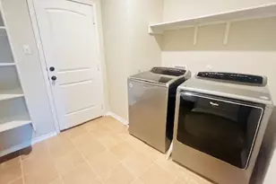 2950 E Old Settlers Blvd, Round Rock, TX 78665 - Photo 18