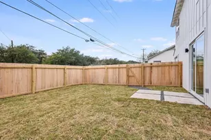 1116 Atkinson Rd, Austin, TX 78752 - Photo 26