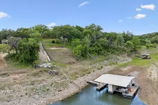 25420 Cove Dr, Spicewood, TX 78669 - Photo 4