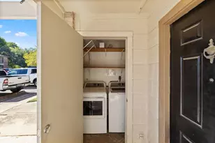 1705 Crossing Pl, Austin, TX 78741 - Photo 30