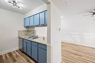 1705 Crossing Pl, Austin, TX 78741 - Photo 14