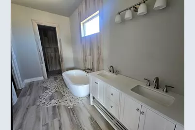 2417 Bruin Drive, Spicewood, TX 78669 - Photo 14