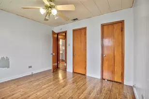 921 W 5th St, Taylor, TX 76574 - Photo 26