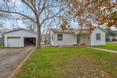921 W 5th Street, Taylor, TX 76574 - Photo 16
