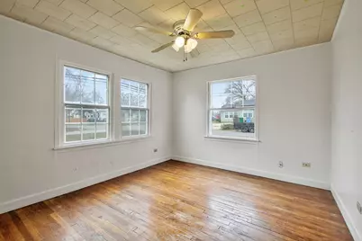 921 W 5th Street, Taylor, TX 76574 - Photo 10