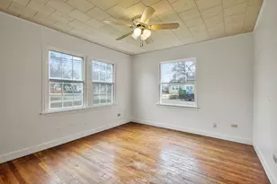 921 W 5th St, Taylor, TX 76574 - Photo 10