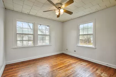921 W 5th Street, Taylor, TX 76574 - Photo 12