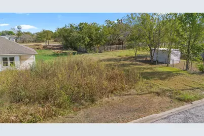 366 N Dallas Street, Giddings, TX 78942 - Photo 6