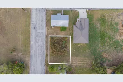 366 N Dallas Street, Giddings, TX 78942 - Photo 2