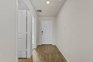2117 Windflower Ln, Luling, TX 78648 - Photo 2