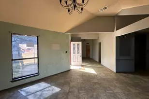 548 Spring River Dr, Martindale, TX 78655 - Photo 6