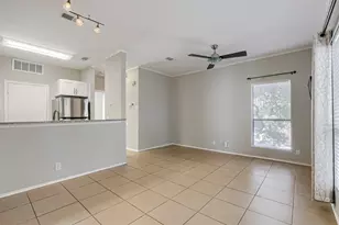 802 S 1st St, Austin, TX 78704 - Photo 4