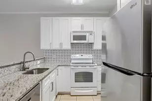 802 S 1st St, Austin, TX 78704 - Photo 8