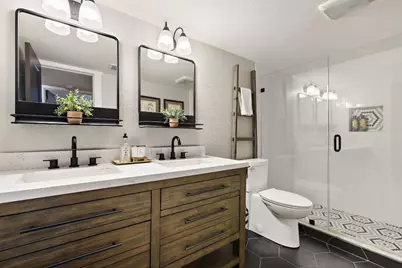 305 Venture Boulevard S, Lago Vista, TX 78645 - Photo 18