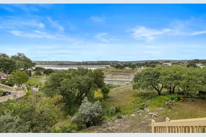 305 Venture Boulevard S, Lago Vista, TX 78645 - Photo 32