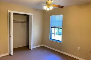 204 Hall St, Elgin, TX 78621 - Photo 6