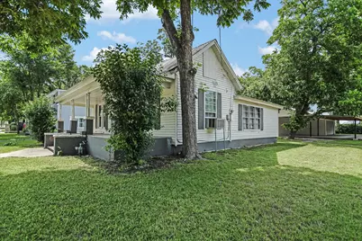 312 W 10th Street, Georgetown, TX 78626 - Photo 4