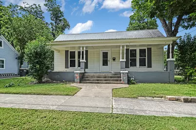 312 W 10th Street, Georgetown, TX 78626 - Photo 2