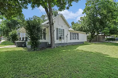 312 W 10th Street, Georgetown, TX 78626 - Photo 6