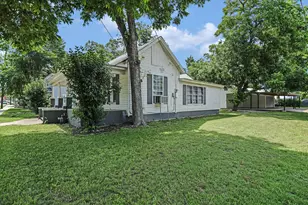 312 W 10th St, Georgetown, TX 78626 - Photo 6