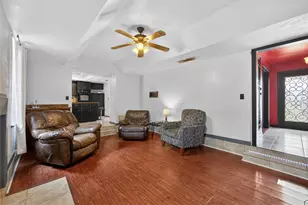 1405 Southwood Hills Dr, Taylor, TX 76574 - Photo 6
