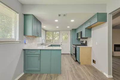10405 Quail Ridge Drive, Austin, TX 78758 - Photo 16