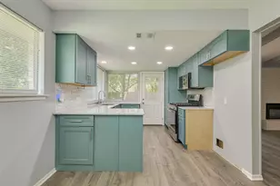 10405 Quail Ridge Dr, Austin, TX 78758 - Photo 16