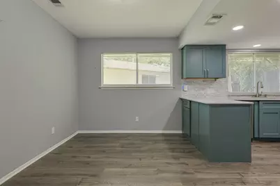 10405 Quail Ridge Drive, Austin, TX 78758 - Photo 14