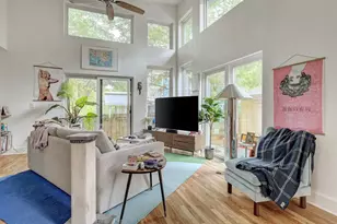 809 E 44th St, Austin, TX 78751 - Photo 2