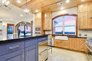 910 Plant Lady Ln, Dripping Springs, TX 78620 - Photo 8