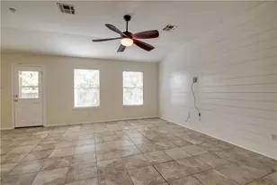 113 Spur Cove, Kyle, TX 78640 - Photo 4