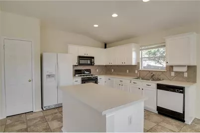 113 Spur Cove, Kyle, TX 78640 - Photo 8