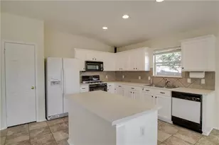 113 Spur Cove, Kyle, TX 78640 - Photo 8