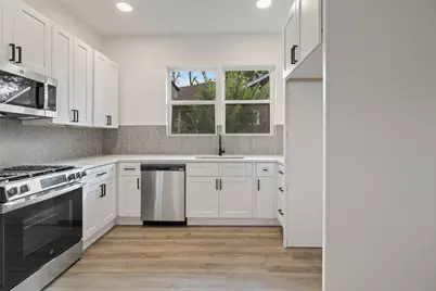 707 W 7th Street, Taylor, TX 76574 - Photo 8