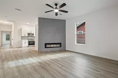 707 W 7th Street, Taylor, TX 76574 - Photo 4