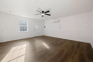 707 W 7th St, Taylor, TX 76574 - Photo 26