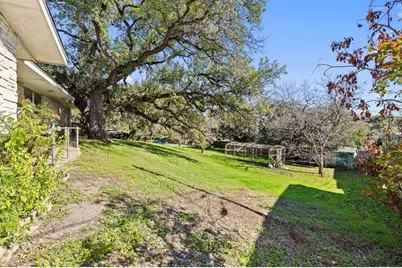 601 Sandringham Circle, Austin, TX 78704 - Photo 36