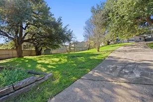 601 Sandringham Cir, Austin, TX 78704 - Photo 6