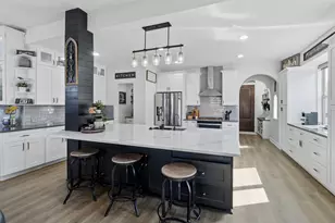 305 Lightcliff St, Hutto, TX 78634 - Photo 10