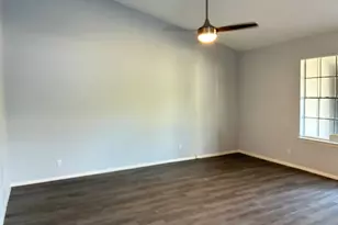12407 Tree Line Dr, Austin, TX 78729 - Photo 10